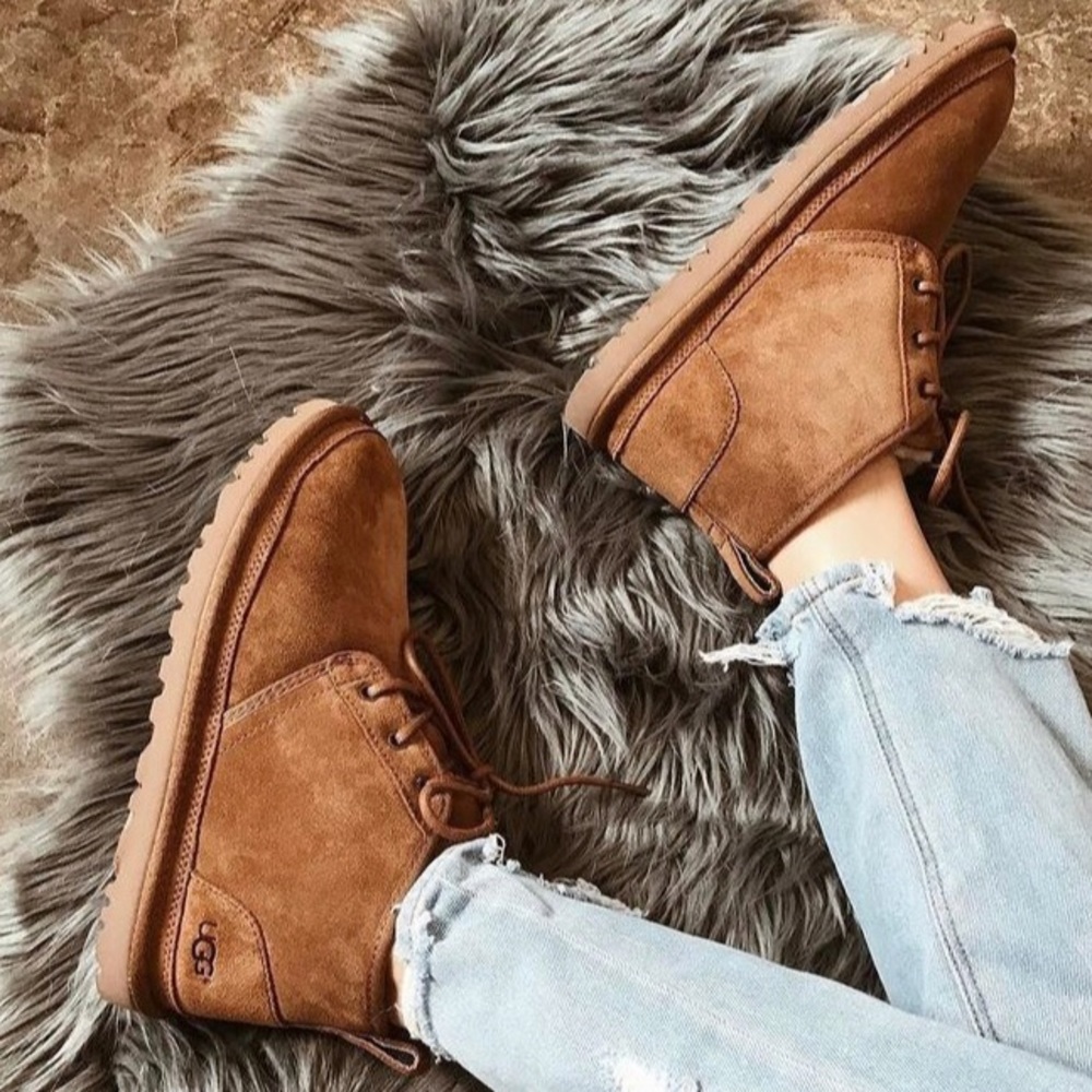 Womens UGG® Neumel Short Boot - Chestnut, size 9